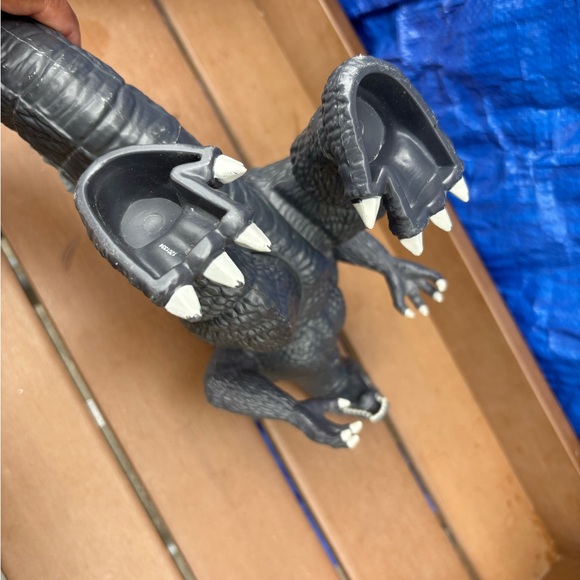 Playmates Godzilla Action Figure 2020 Toho 11" tall 15"long - Picture 5 of 7